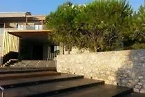 Ampelia Beach